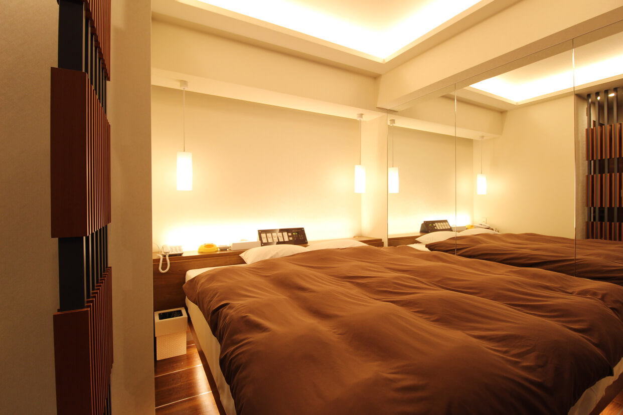 新潟ラブホテル ムスク 501号室ベッド